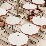 Hotel Flower & Golem (Tirana)