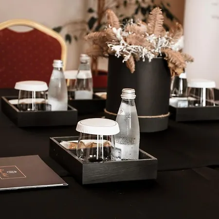 Hotel Flower & Golem (Tirana)