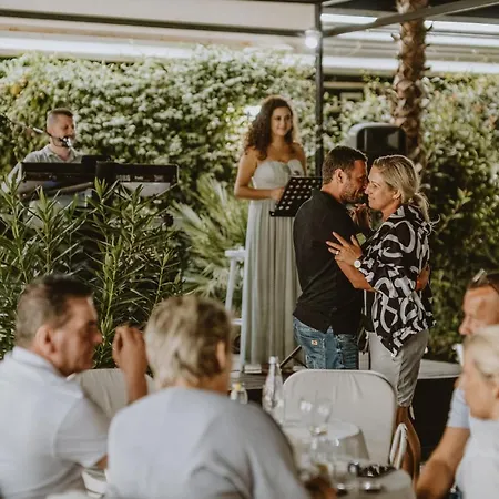 Flower & Ξενοδοχείο