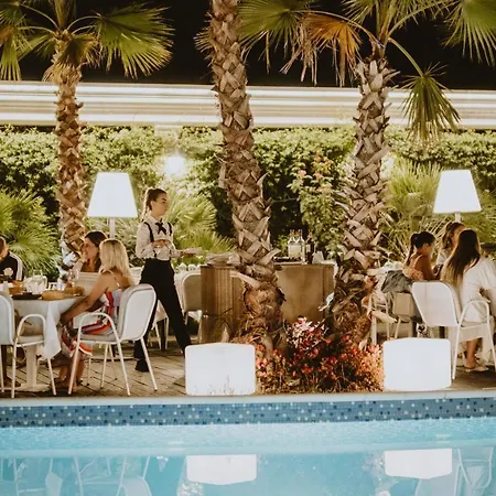 Flower & Ξενοδοχείο