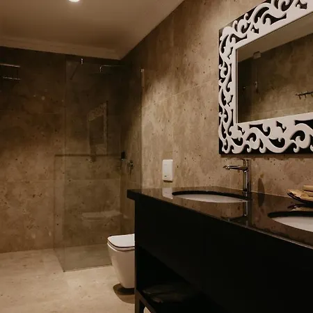 Hotel Flower & Golem (Tirana)