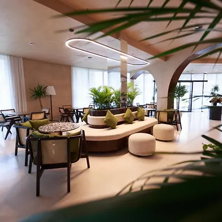 Flower & 5* Golem (Tirana)
