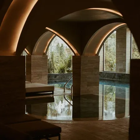 Ξενοδοχείο Flower & Golem (Tirana)