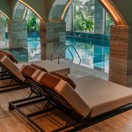 فندق Flower & 5*