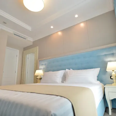 Flower & Hotel Golem (Tirana)