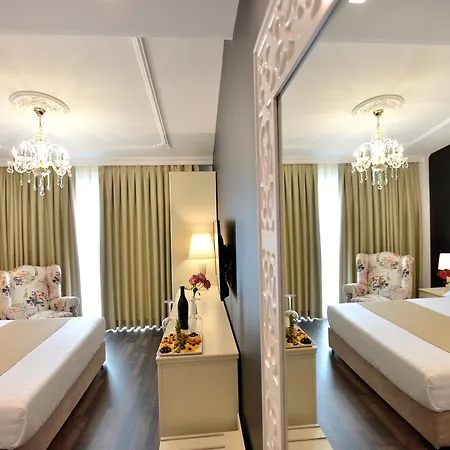 Flower & Hotel Golem (Tirana)