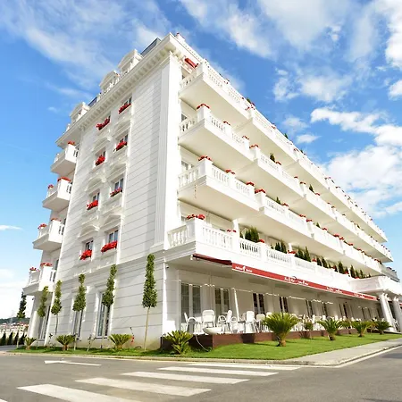 Flower & Golem (Tirana)